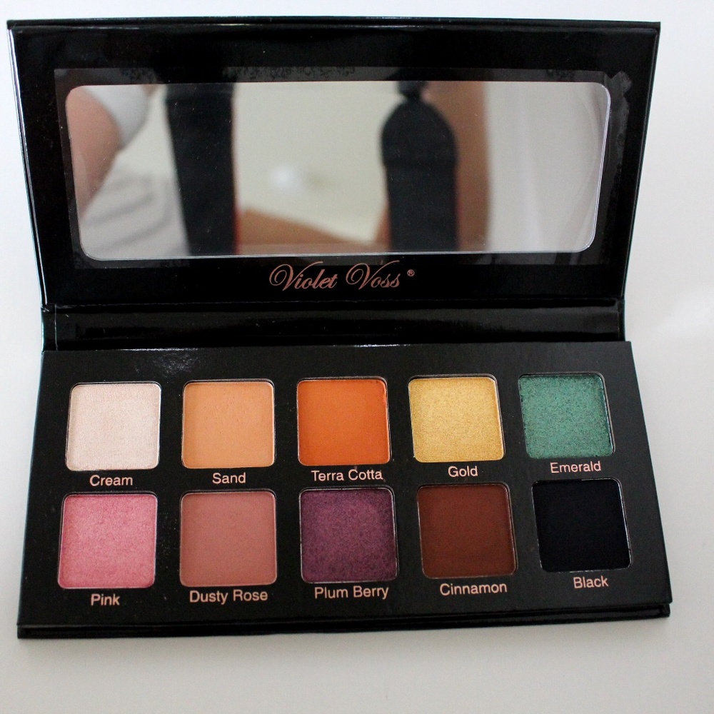 Violet Voss Essentials Eyeshadow Pallete